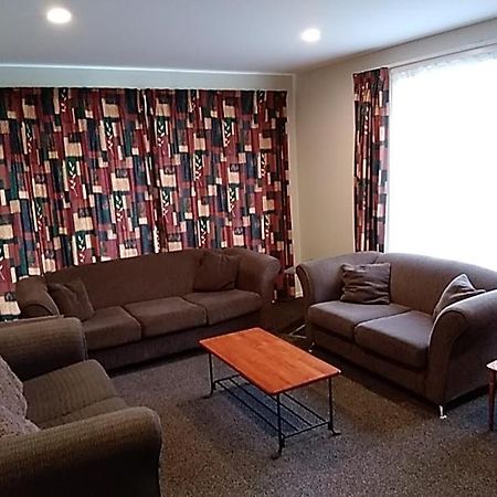 Accommodation Fiordland -The Three Bedroom House At 226A Milford Road Te Anau Exterior foto