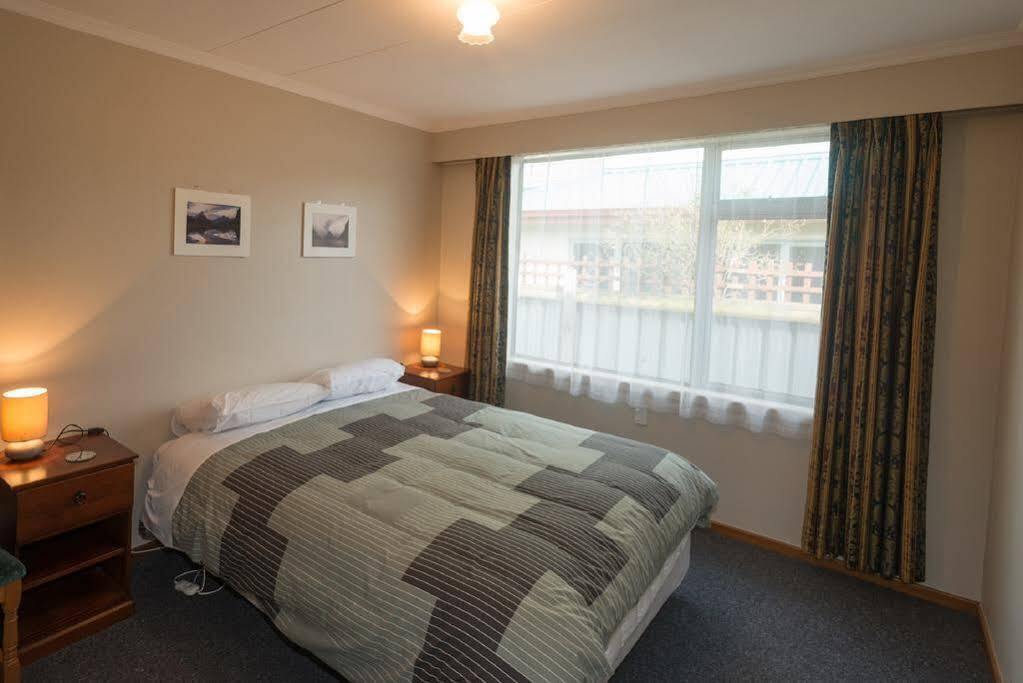 Accommodation Fiordland -The Three Bedroom House At 226A Milford Road Te Anau Exterior foto